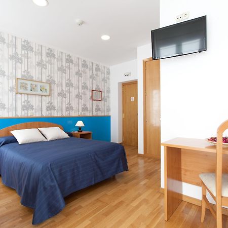 Hostal Montaloya Madrid Kültér fotó