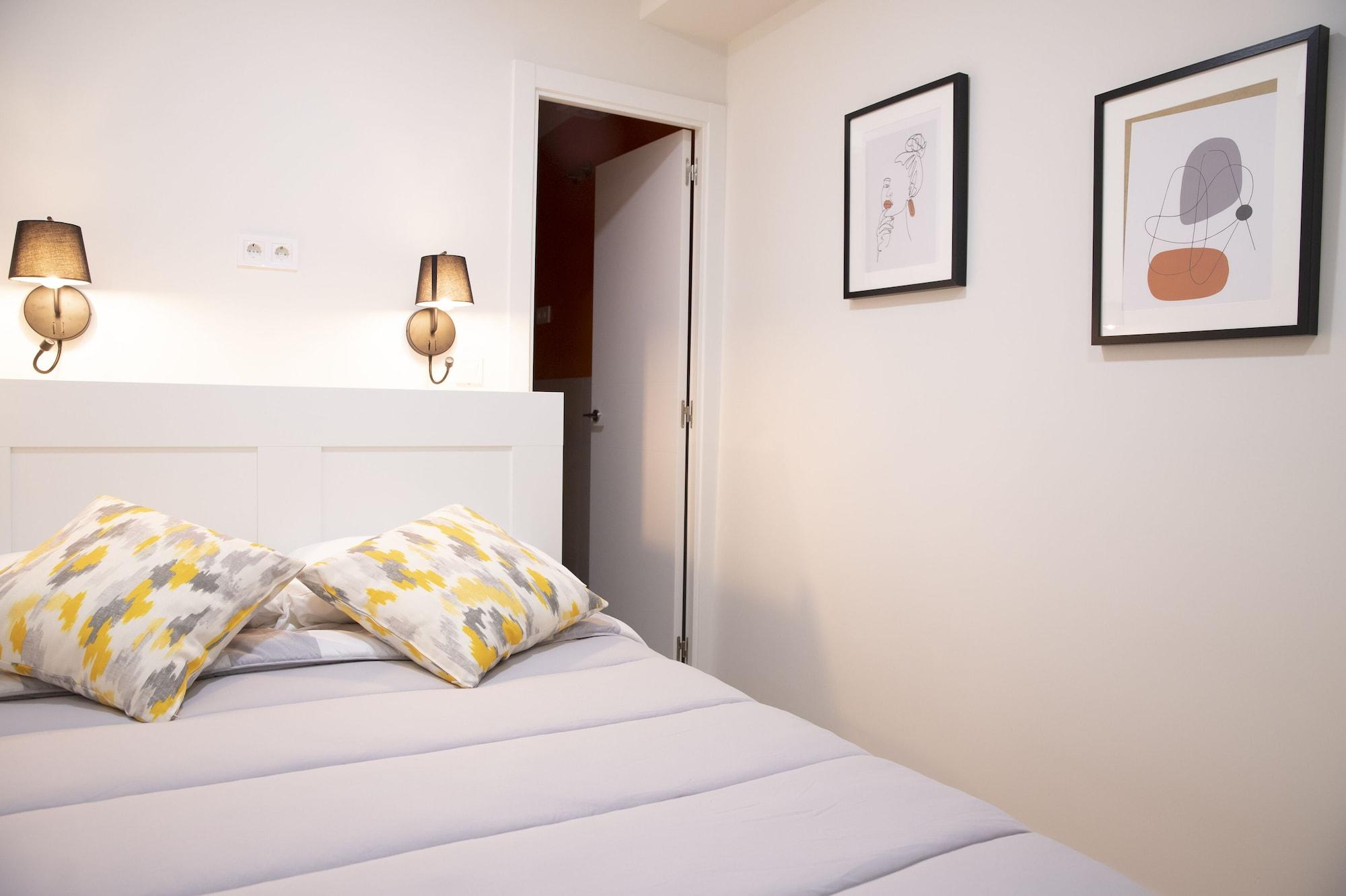Hostal Montaloya Madrid Kültér fotó
