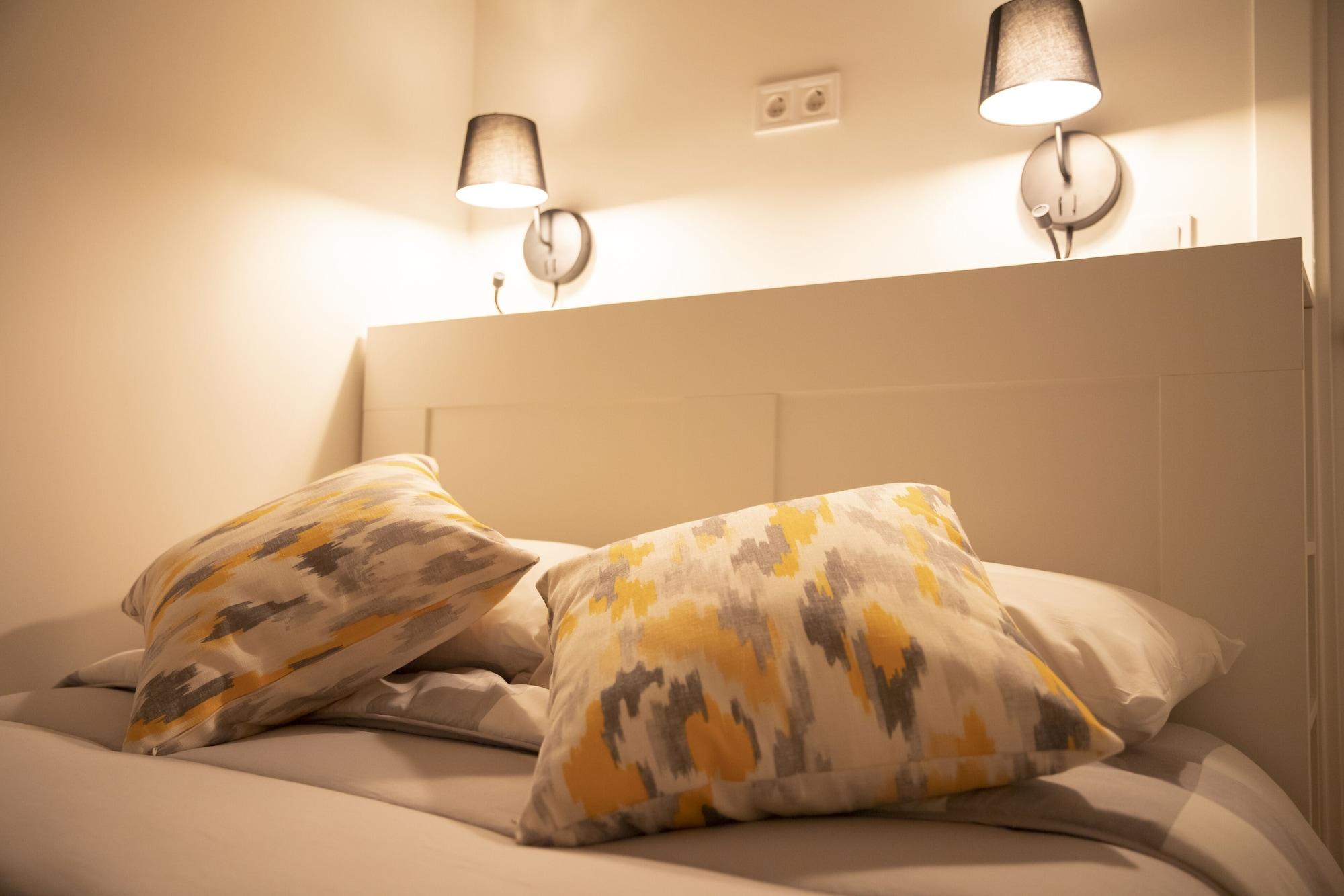 Hostal Montaloya Madrid Kültér fotó