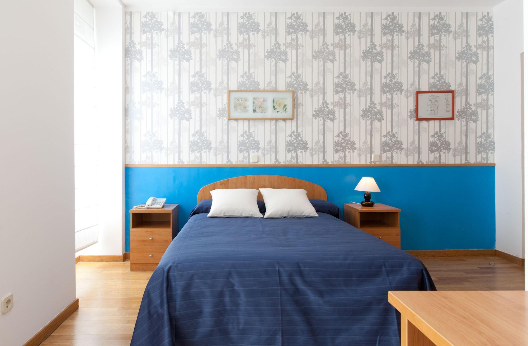 Hostal Montaloya Madrid Kültér fotó