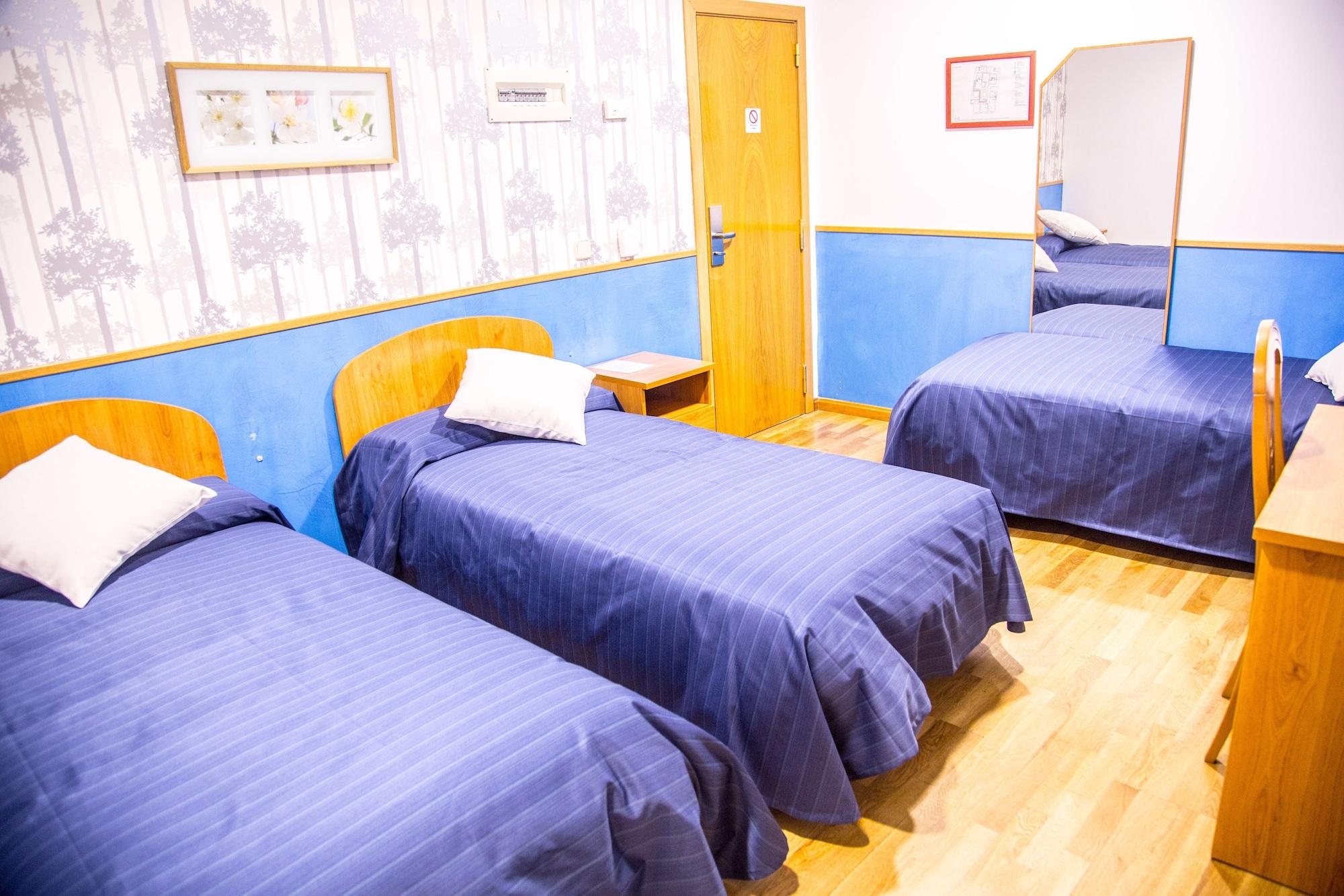 Hostal Montaloya Madrid Kültér fotó