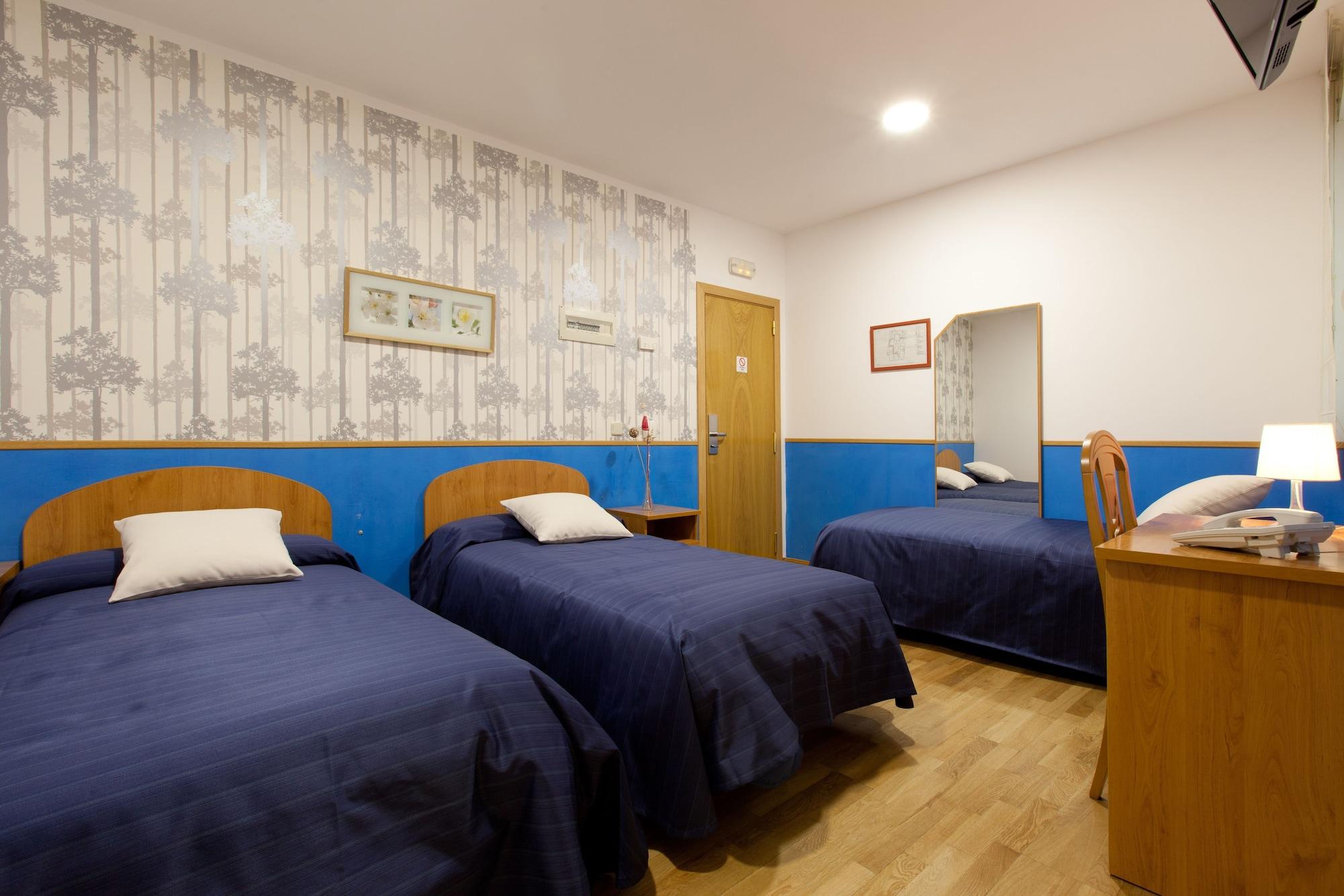 Hostal Montaloya Madrid Kültér fotó