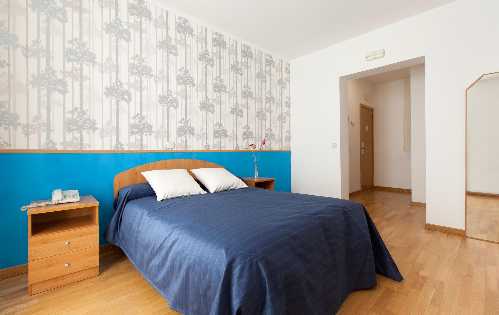 Hostal Montaloya Madrid Kültér fotó