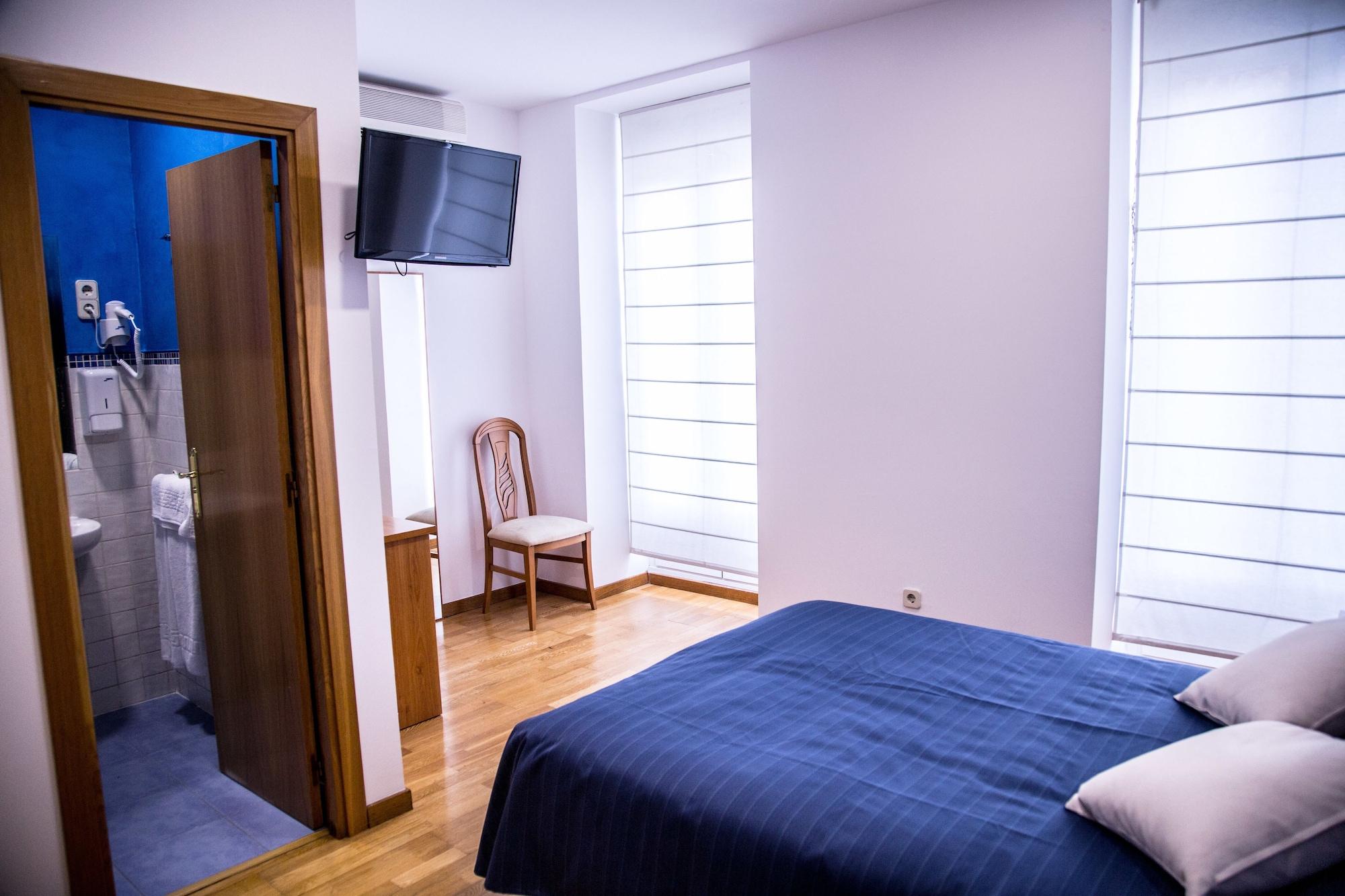Hostal Montaloya Madrid Kültér fotó