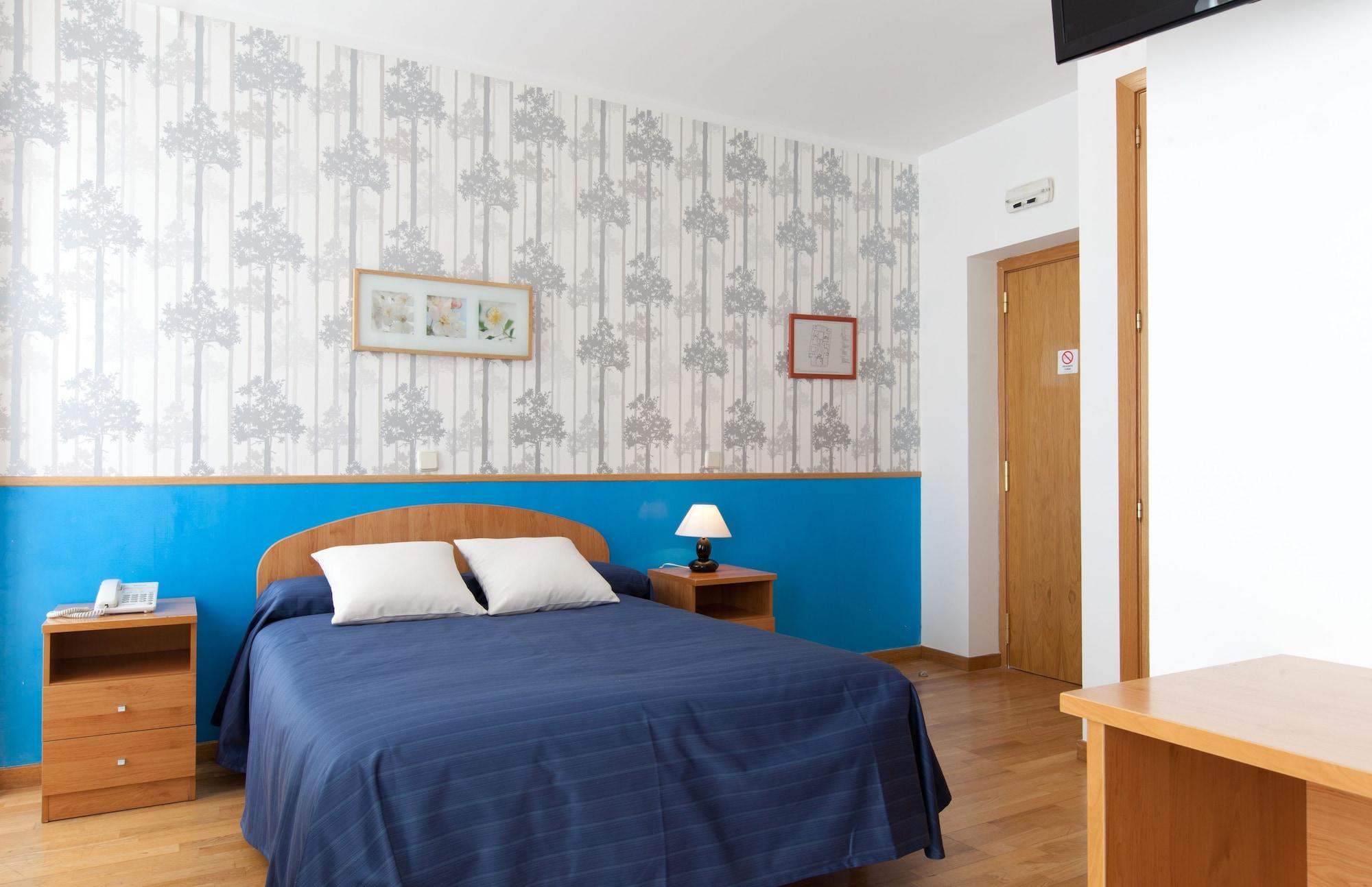 Hostal Montaloya Madrid Kültér fotó